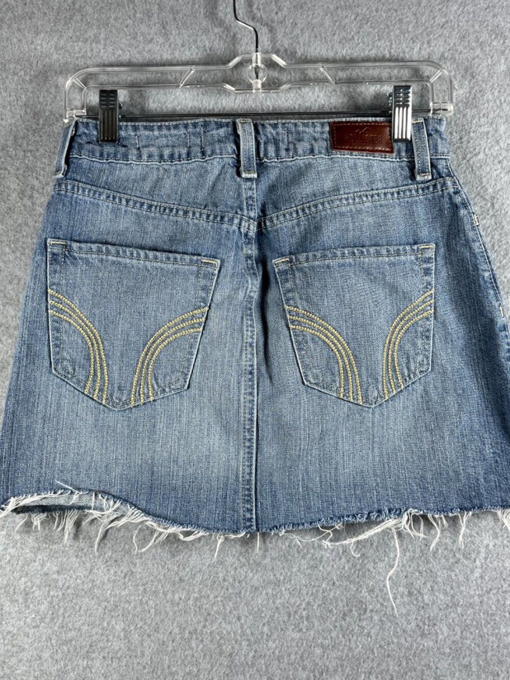 Hollister Women's W26 High-Rise Denim Mini Skirt Frayed Hem Light Wash Blue - Picture 2 of 8
